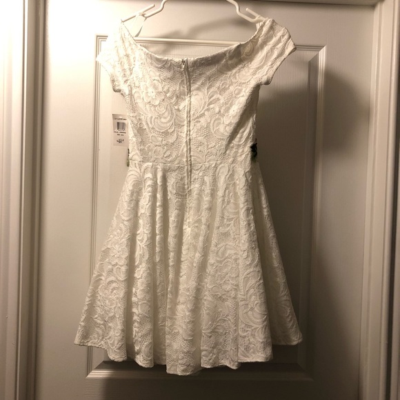 B. Darlin white lace dress (9/10) - Picture 3 of 5